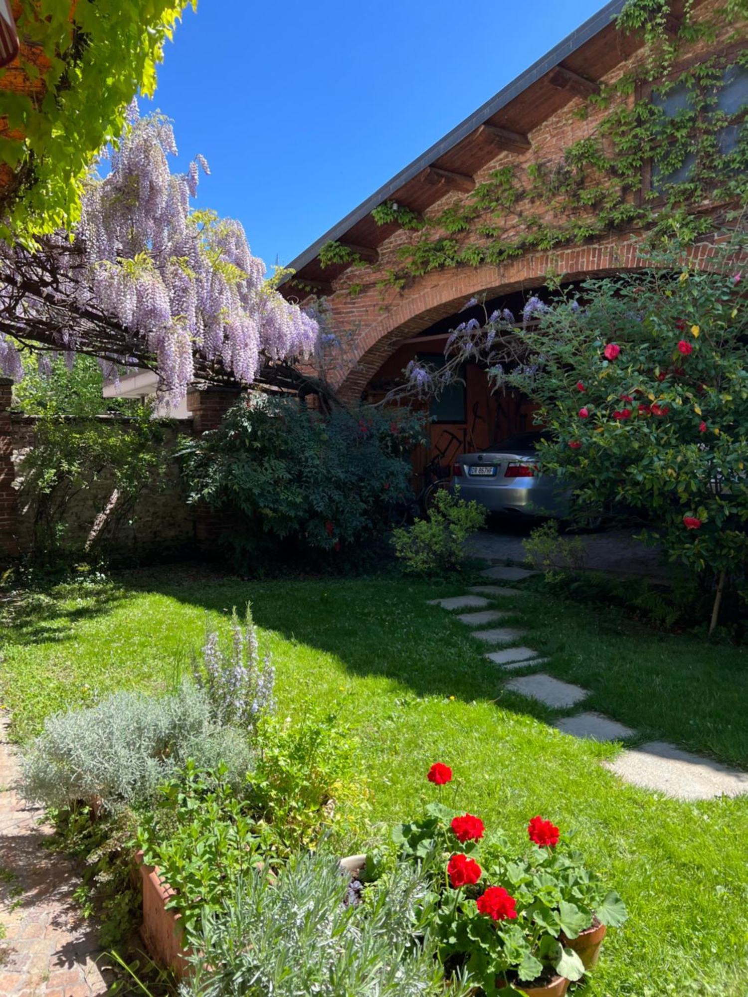 La Casa Arancione Hotel Boves Exterior photo